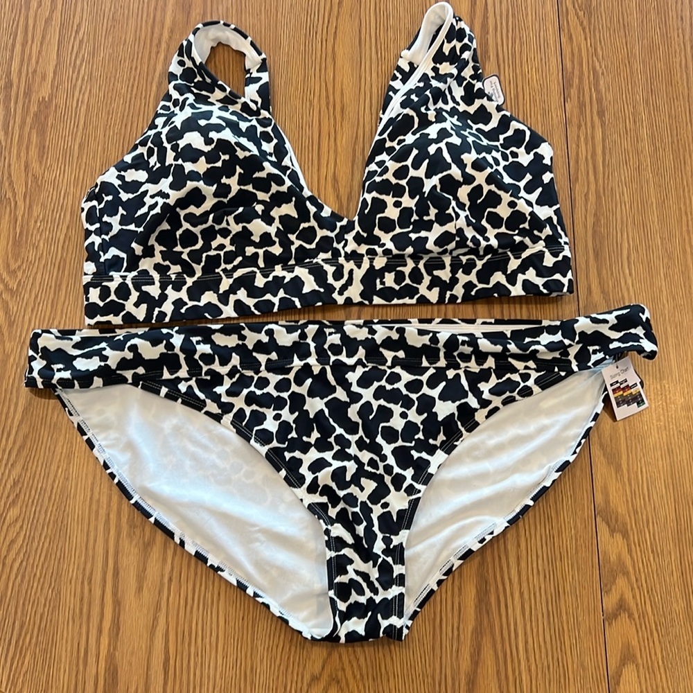 Time And Tru Women's Classic Plunge Swim Top & Mid-Rise Bikini Bottoms 3xl